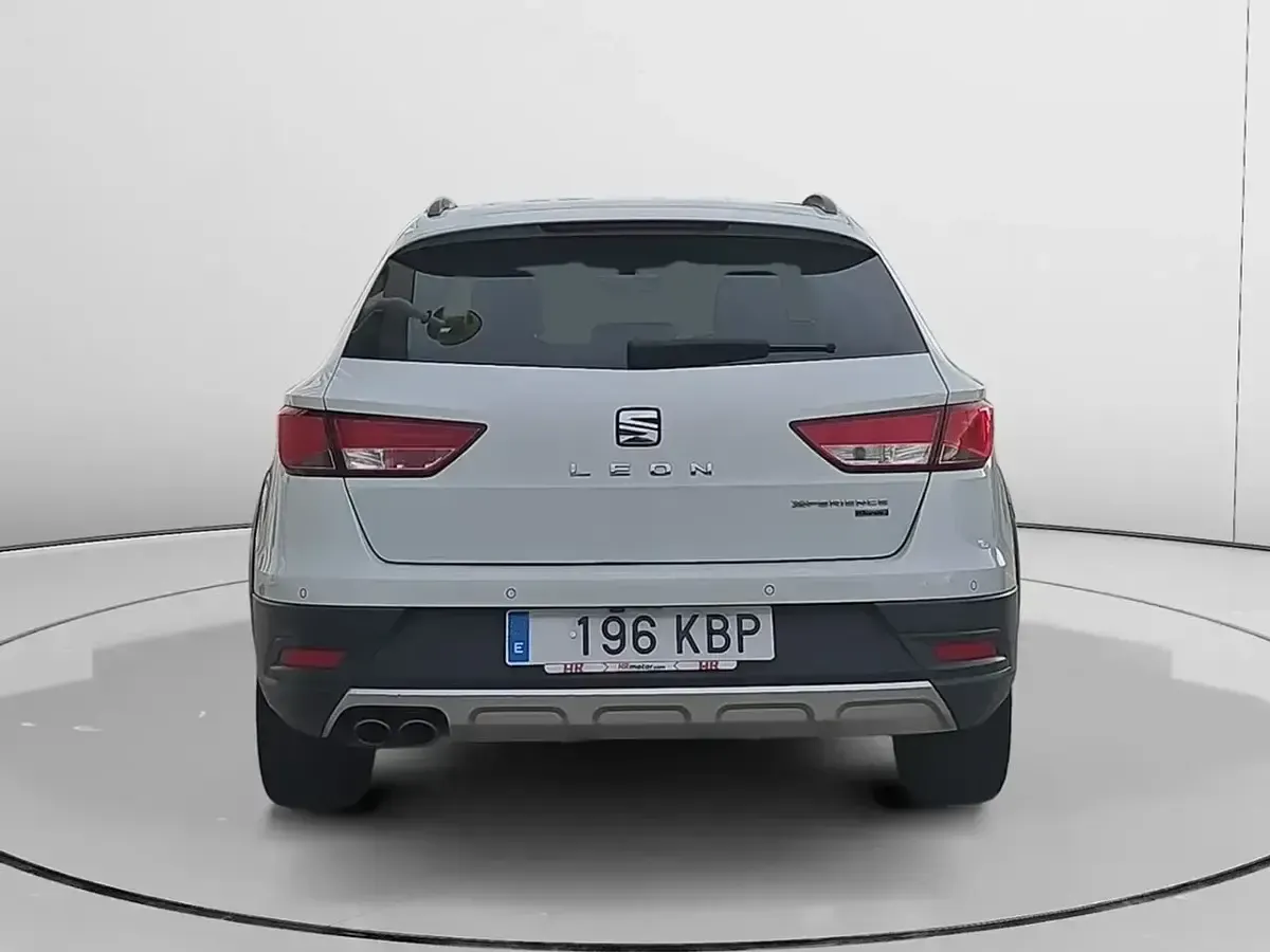 Käytetty Seat Leon 4Drive 184 HP (135 kW) 2017 Valkoinen Farmari