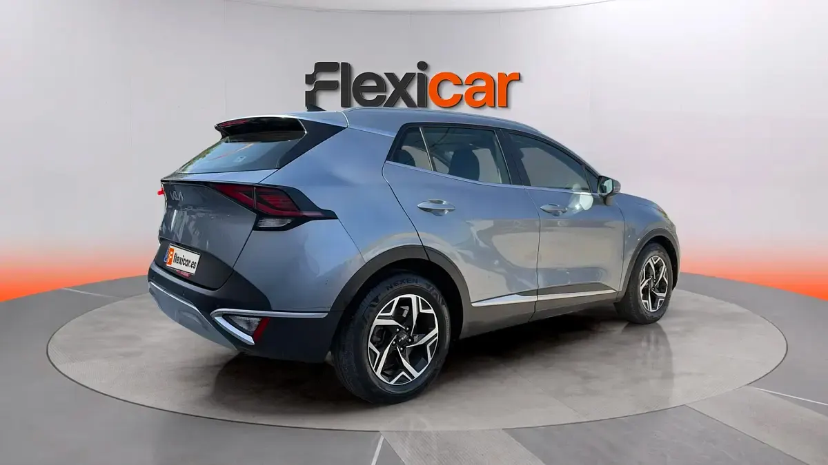 Usado Kia Sportage 136 CV (100 kW) 2023 Gris SUV