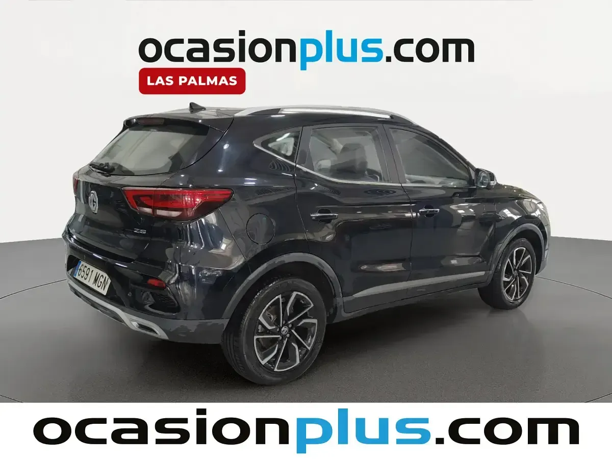 Usado MG ZS Luxury 111 CV (81 kW) 2023 Blanco SUV