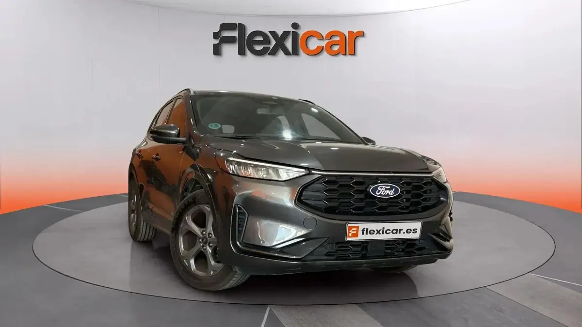 Käytetty Ford Kuga ST-Line 150 HP (110 kW) 2025 Katumaasturi