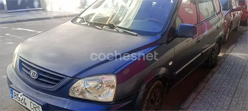 Usado Kia Carens EX 112 CV (82 kW) 2004 Azul Monovolumen