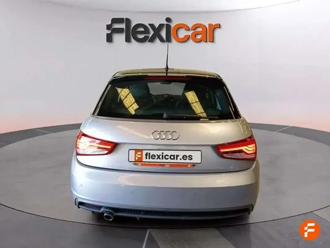 Usado Audi A1 Sportback Attraction 116 CV (85 kW) 2018 Gris Utilitario