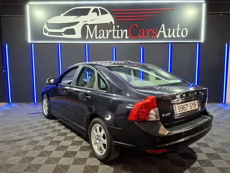 Usado Volvo S40 Kinetic 100 CV (73 kW) 2010 Negro Berlina