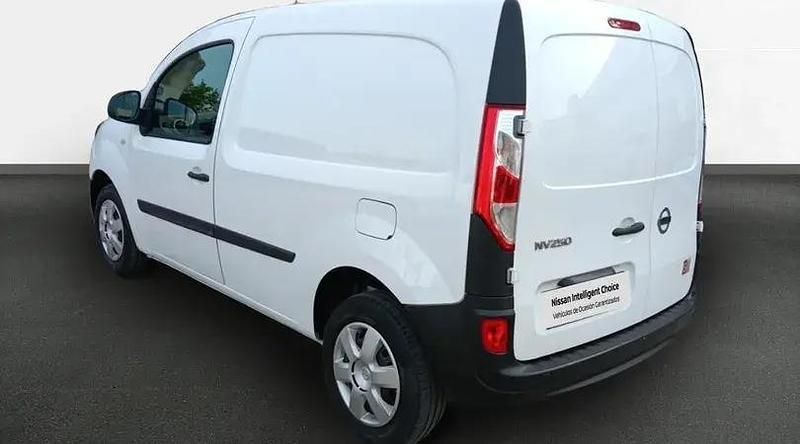 Usado Nissan NV250 80 CV (58 kW) 2022 Blanco mineral (sólido) Van