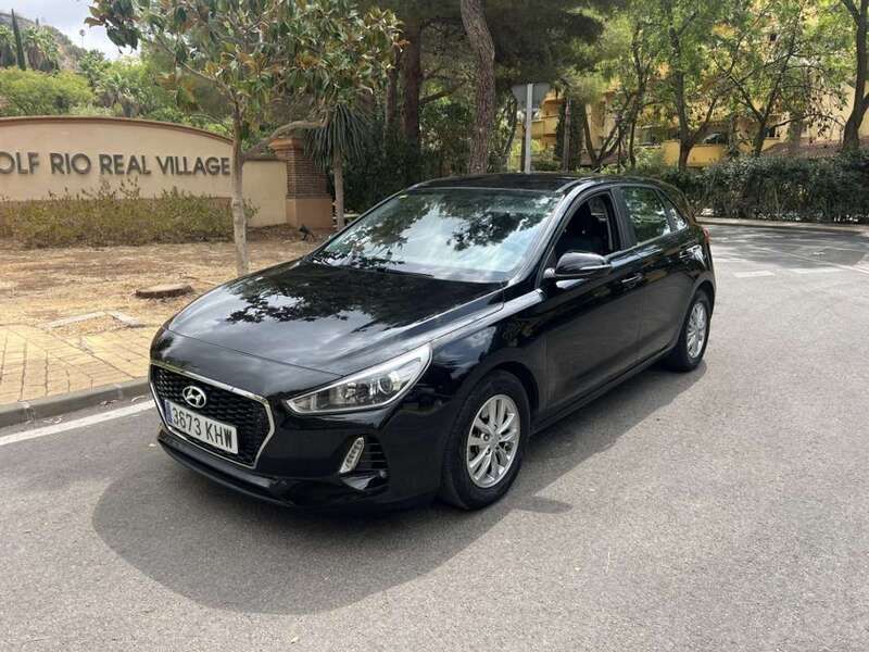 Negro Usado 2018 Hyundai i30 Utilitario | 10.900 € (Precio justo) - Imagen 1/4