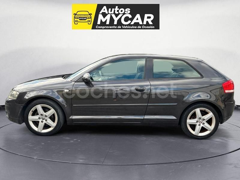 Usado Audi A3 Ambition 140 CV (102 kW) 2003 Gris / plata Berlina