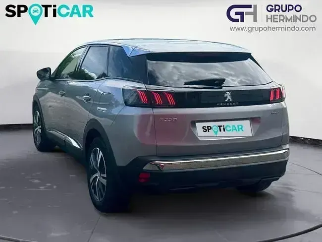 Usado Peugeot 3008 Allure 225 CV (165 kW) 2023 Gris SUV
