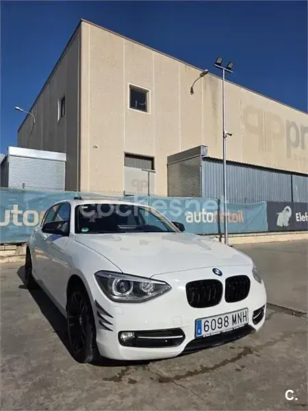 Usado BMW 116 Sport Line 136 CV (100 kW) 2013 Blanco Utilitario