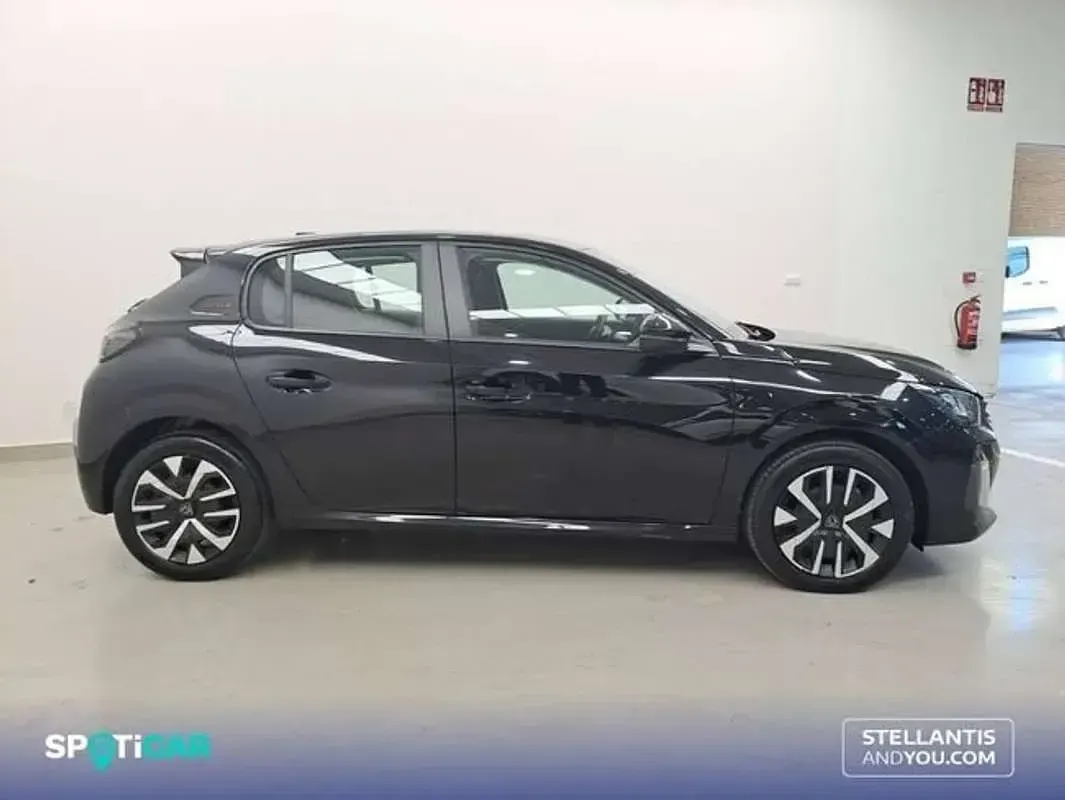 Usado Peugeot 208 Style 110 CV (80 kW) 2025 Negro Utilitario