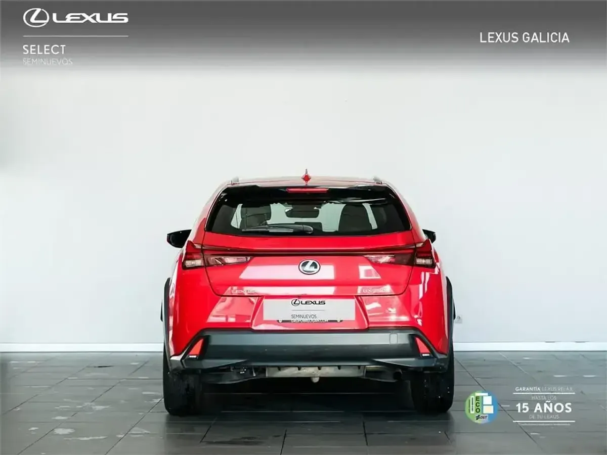 Usado Lexus UX Business Edition 184 CV (135 kW) 2022 Rojo SUV
