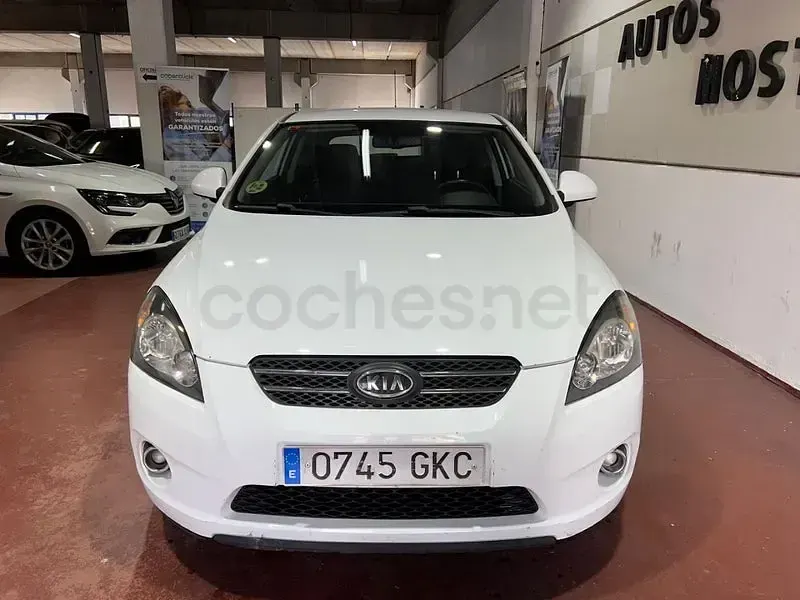 Usado Kia ProCeed 140 CV (102 kW) 2008 Azul Utilitario