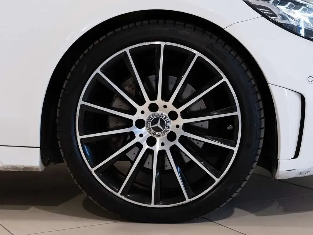Usado Mercedes C220 194 CV (142 kW) 2018 Blanco Familiar