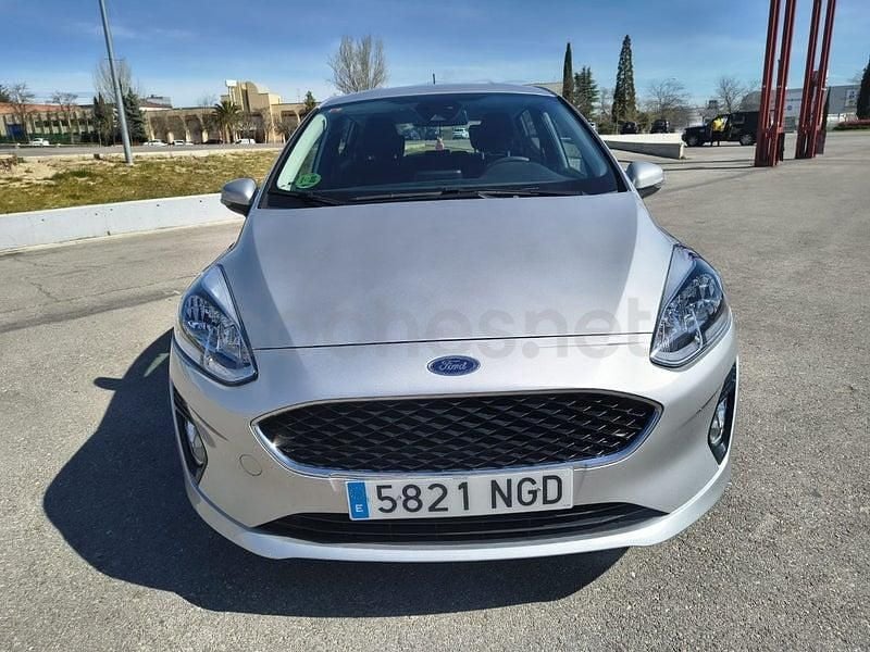 Usado Ford Fiesta Trend 95 CV (69 kW) 2020 Gris / plata Berlina