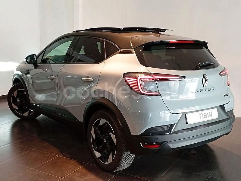 Nuevo Renault Captur Techno 145 CV (106 kW) 2025 Gris / plata SUV