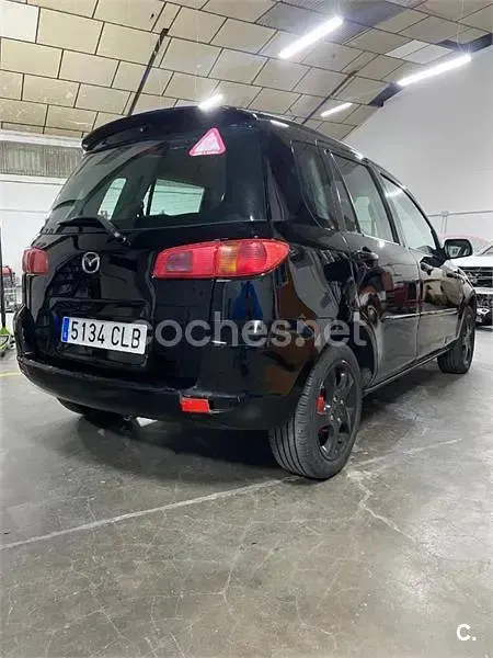 Usado Mazda 2 Sportive 100 CV (73 kW) 2003 Negro Utilitario
