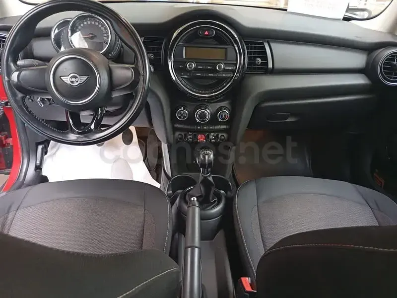 Usado Mini Cooper 136 CV (100 kW) 2017 Rojo Utilitario