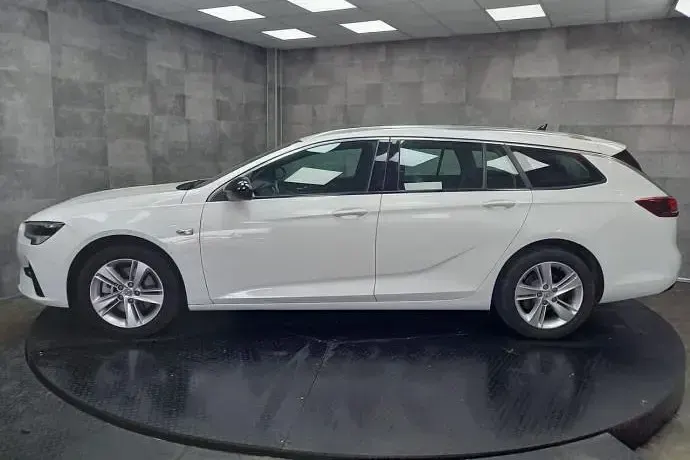 Usado Opel Insignia Business 120 CV (88 kW) 2022 Familiar