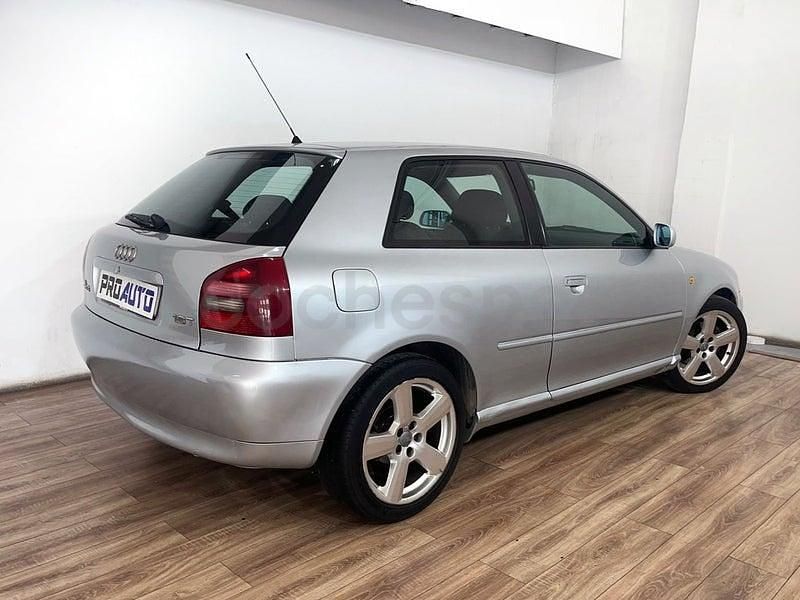 Usado Audi A3 Ambition 125 CV (91 kW) 1997 Gris / plata Utilitario