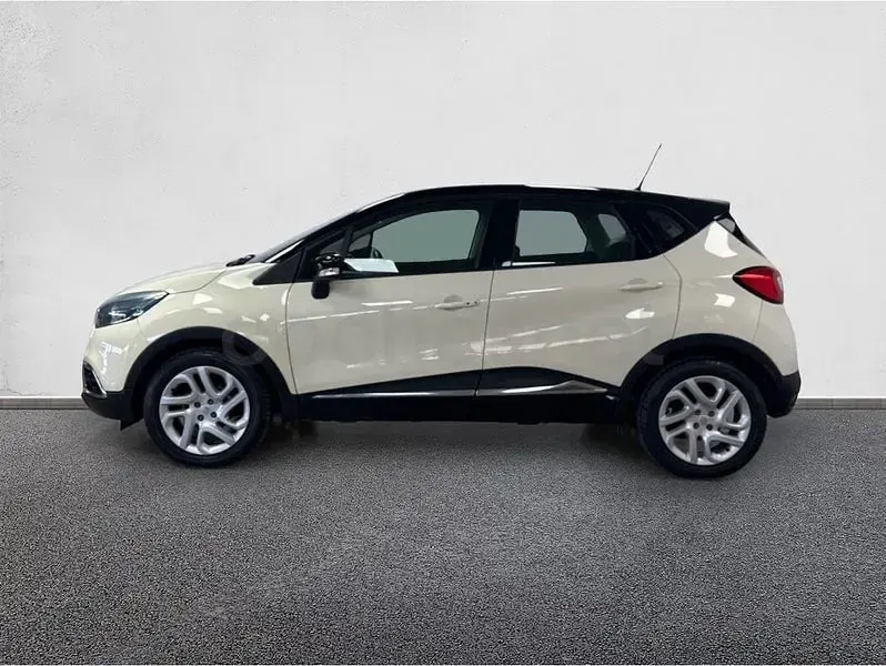 Usado Renault Captur Zen 90 CV (66 kW) 2015 Negro SUV