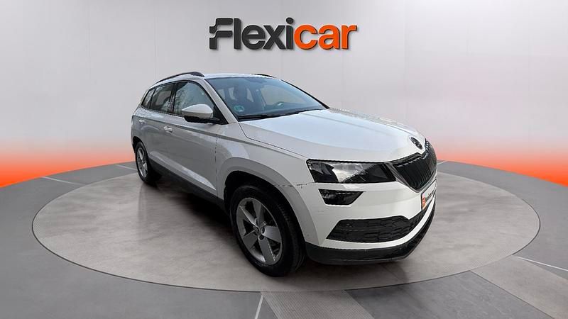 Usado Skoda Karoq Ambition 150 CV (110 kW) 2021 Blanco SUV