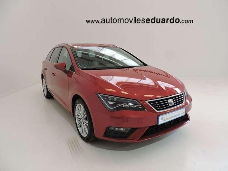 Usado Seat Leon ST 131 CV (96 kW) 2019 Rojo Familiar