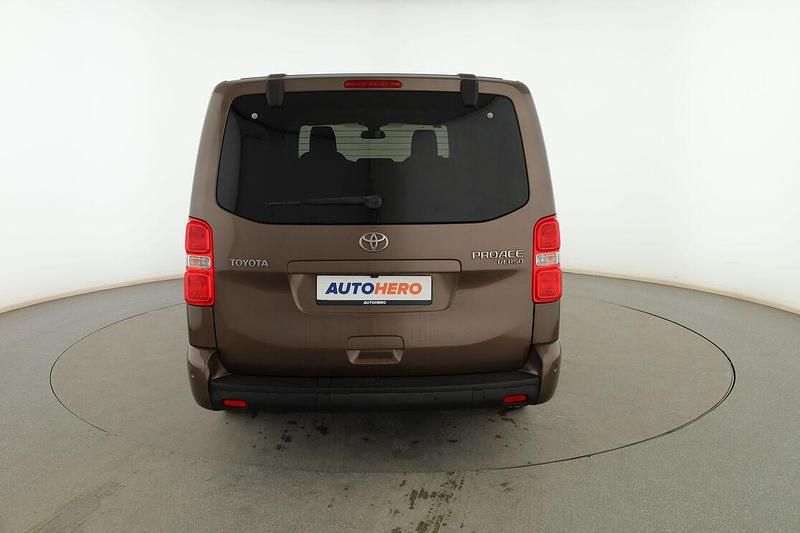 Usado Toyota Proace Verso Advance 150 CV (110 kW) 2020 Marrón Familiar