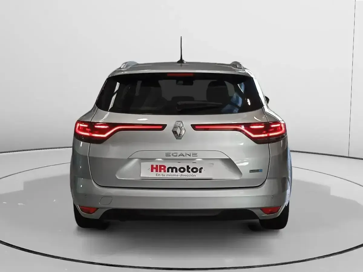 Usado Renault Mégane IV Business 160 CV (117 kW) 2022 Gris Familiar