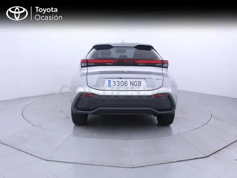 Usado Toyota C-HR Advance 140 CV (102 kW) 2025 Gris / plata SUV