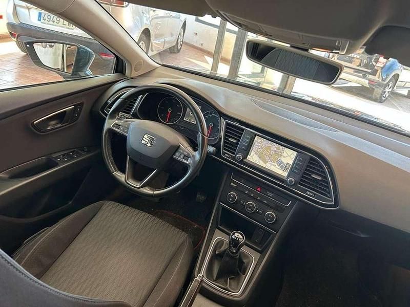 Usado Seat Leon Reference 110 CV (80 kW) 2016 Gris Utilitario