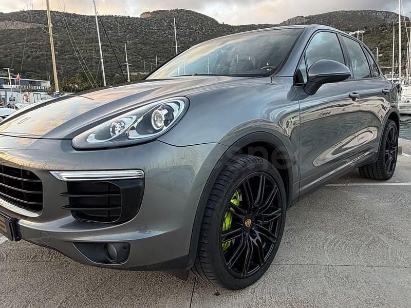 Usado Porsche Cayenne S E-Hybrid 416 CV (305 kW) 2015 Gris / plata SUV
