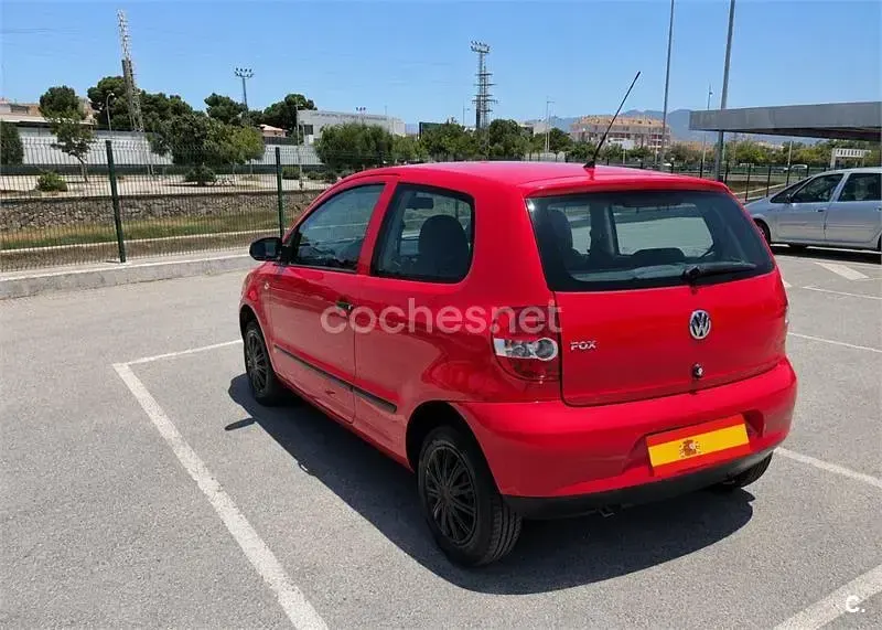 Usado VW Fox 55 CV (40 kW) 2008 Rojo Utilitario