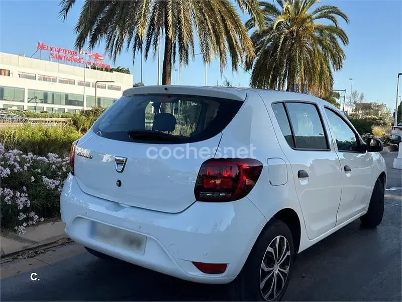 Usado Dacia Sandero Ambiance 73 CV (53 kW) 2018 Blanco Berlina