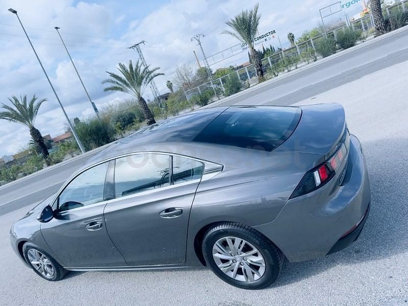 Usado Peugeot 508 Active 130 CV (95 kW) 2021 Gris / plata Berlina