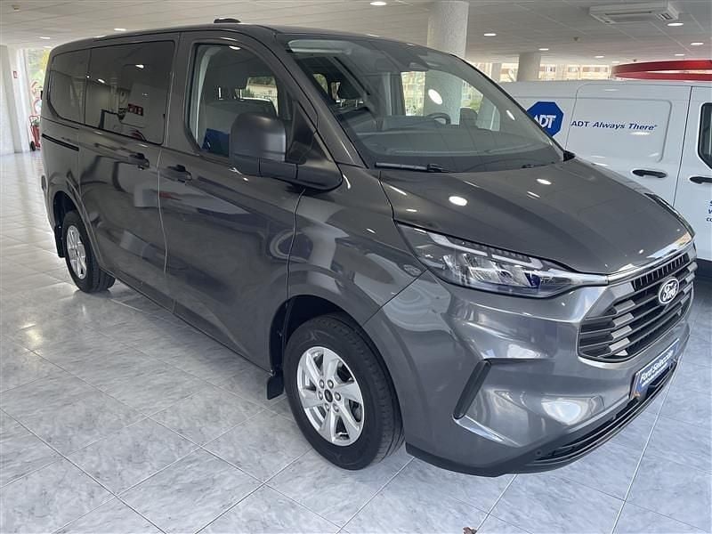 Usado Ford Tourneo Custom Trend 136 CV (100 kW) 2024 Gris Van