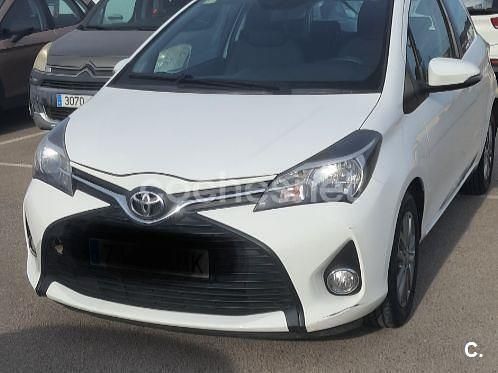 Blanco Usado 2016 Toyota Yaris City Berlina | 10.900 € (Caro) - Imagen 1/4