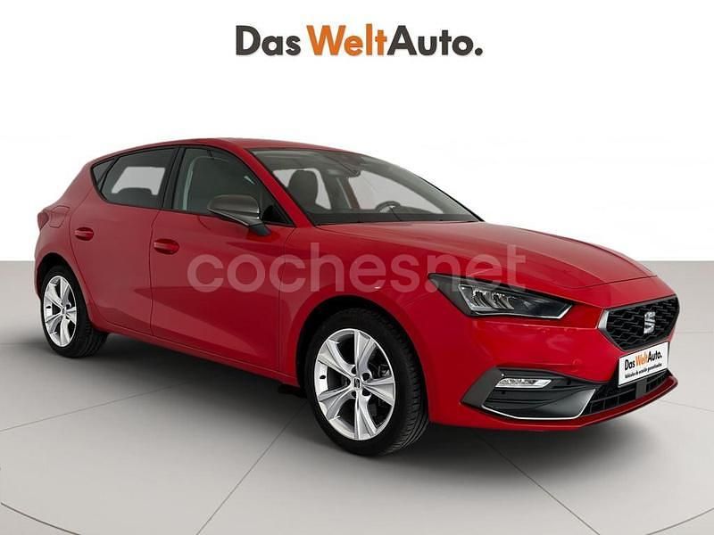 Rojo Usado 2022 Seat Leon FR Berlina | 24.490 € (Precio justo) - Imagen 1/4