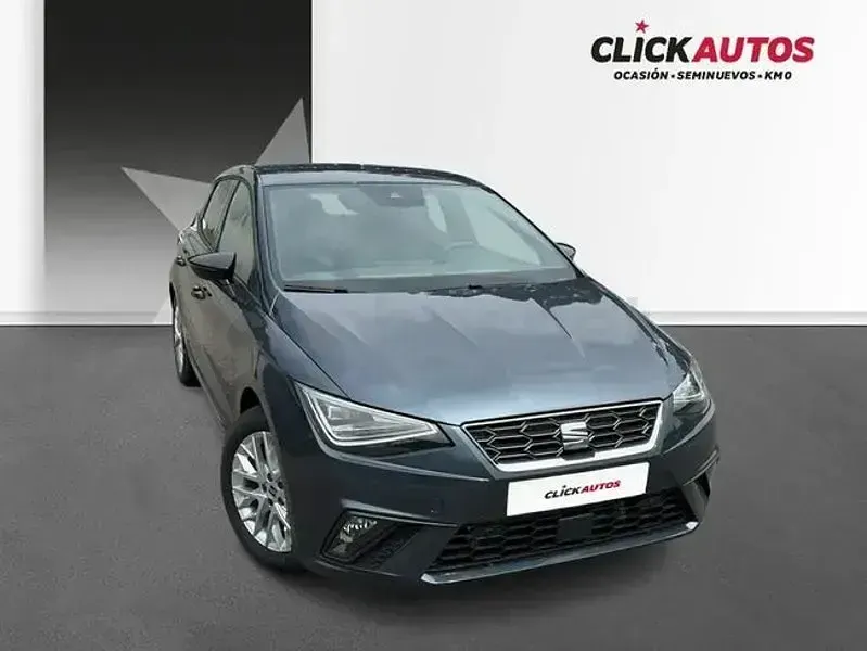 Usado Seat Ibiza FR 115 CV (84 kW) 2025 Gris / plata Utilitario