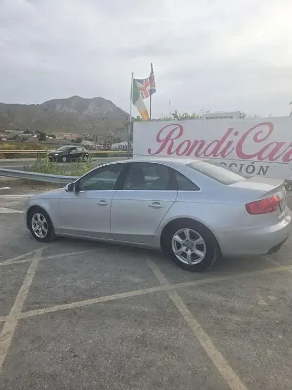 Usado Audi A8 135 CV (99 kW) 2010 Gris Berlina