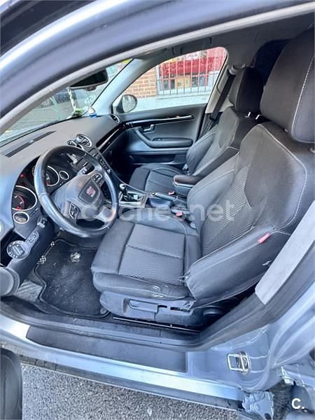 Usado Seat Exeo Sport 143 CV (105 kW) 2009 Gris / plata Berlina