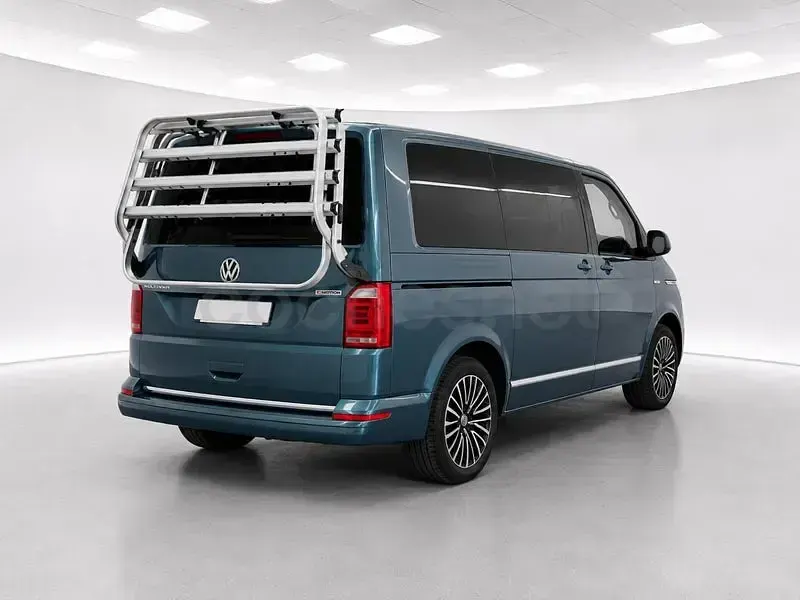 Usado VW Multivan Highline 204 CV (150 kW) 2018 Azul Monovolumen