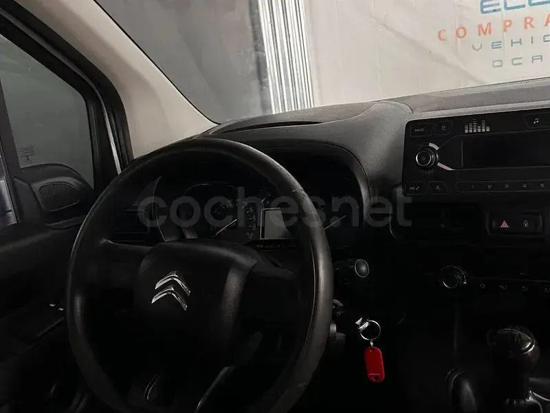 Usado Citroën Berlingo Live 102 CV (75 kW) 2020 Blanco Monovolumen