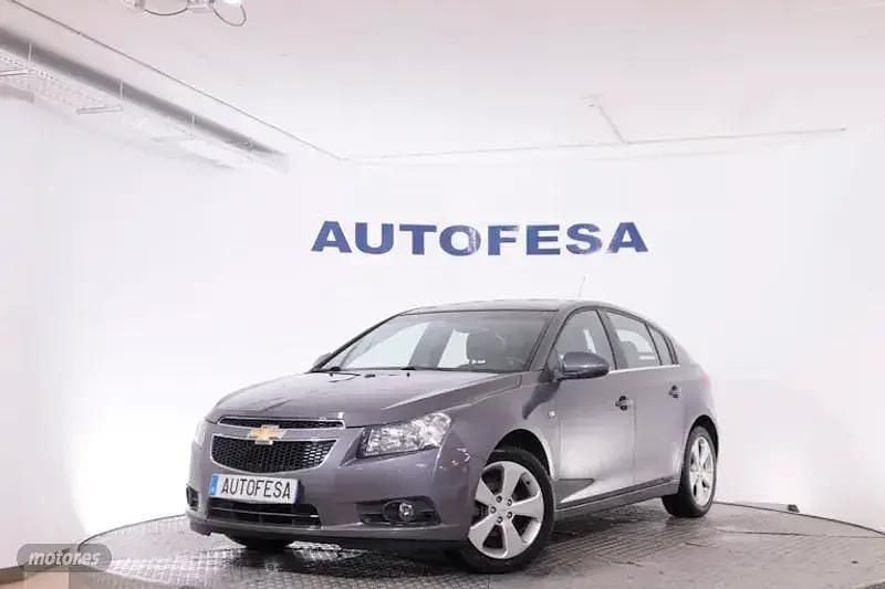 Usado Chevrolet Cruze LTZ 141 CV (103 kW) 2011 Gris