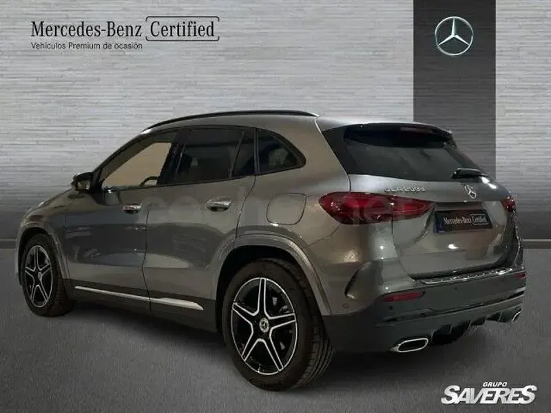 Usado Mercedes GLA200 150 CV (110 kW) 2025 Gris / plata SUV