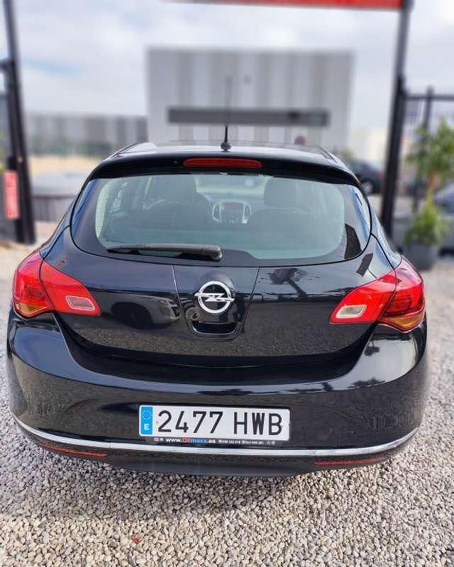 Usado Opel Astra Selective 110 HP (80 kW) 2014 Preto Citadino