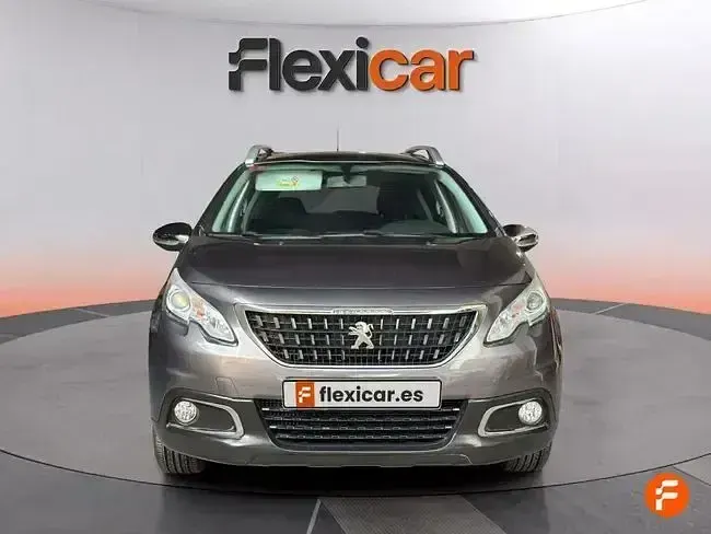 Usado Peugeot 2008 Allure 100 CV (73 kW) 2017 Gris SUV