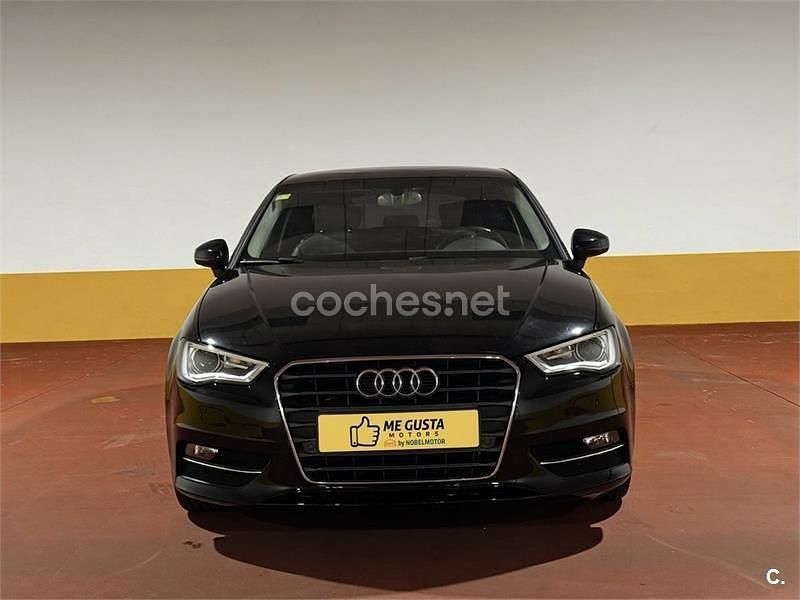 Usado Audi A3 Ambition 110 CV (80 kW) 2015 Negro Berlina