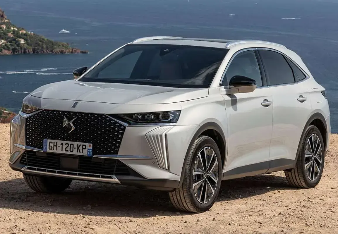 Usado DS Automobiles DS7 Crossback Rivoli 129 CV (94 kW) 2024 Gris SUV
