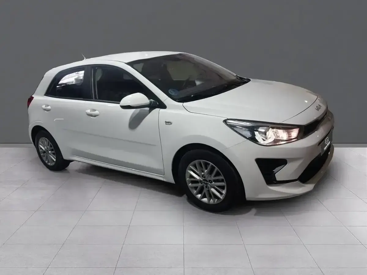 Usado Kia Rio 100 CV (73 kW) 2022 Blanco