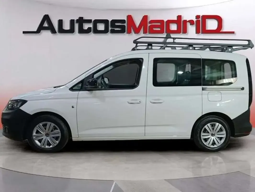 Usado VW Caddy 122 CV (89 kW) 2021 Blanco Monovolumen
