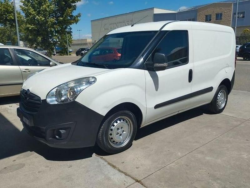 Usado Opel Combo 105 CV (77 kW) 2016 Blanco Monovolumen